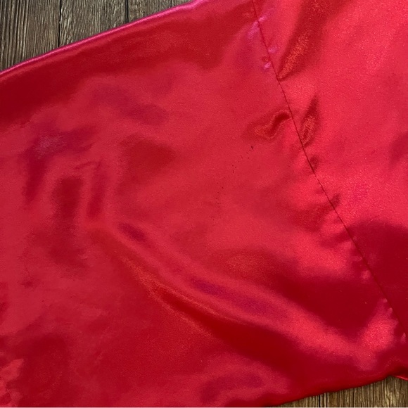 Red satin Victorias Secret Gold Label Robe - Picture 3 of 4